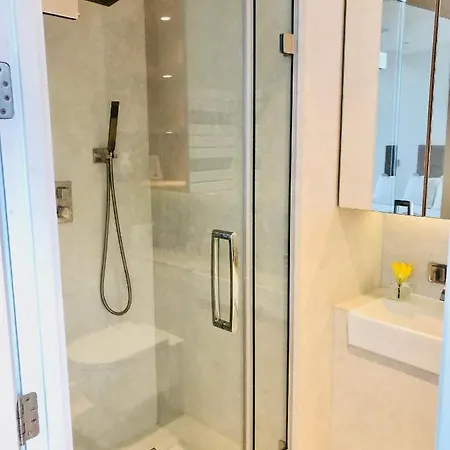 Luxury 2 Bedroom Apartment 20 Min From Central Londres Exterior foto