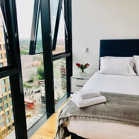 Luxury 2 Bedroom Apartment 20 Min From Central Londres Exterior foto